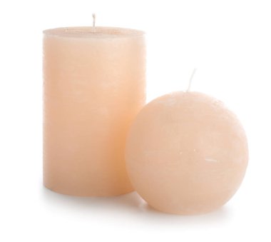 Güzel mumlar üzerinde beyaz izole