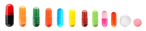 Diferentes píldoras sobre fondo blanco —  Fotos de Stock