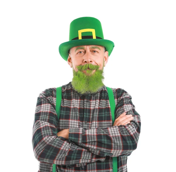 Grappige volwassen man op witte achtergrond. St. Patrick 's Day viering — Stockfoto