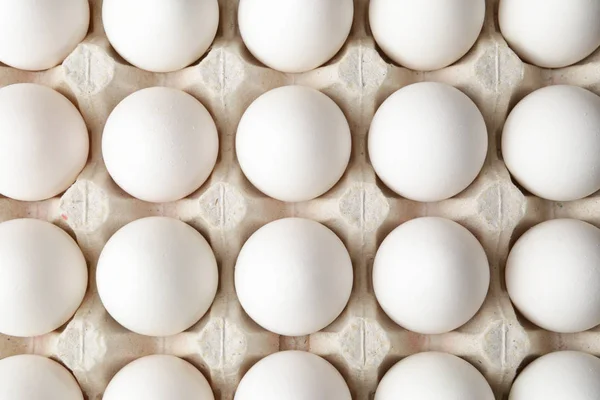 Verse rauwe eieren in doos, tp view — Stockfoto