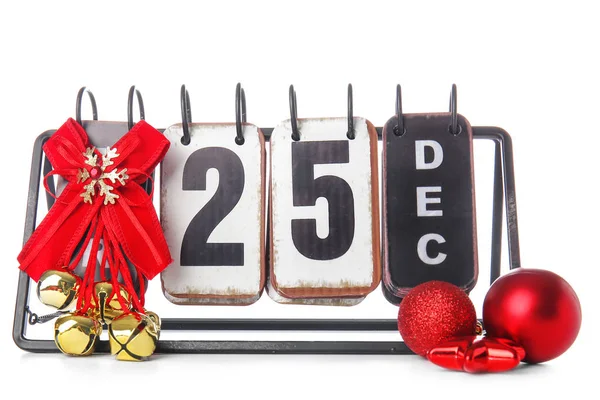 Calendario con fecha de Navidad sobre fondo blanco — Foto de Stock