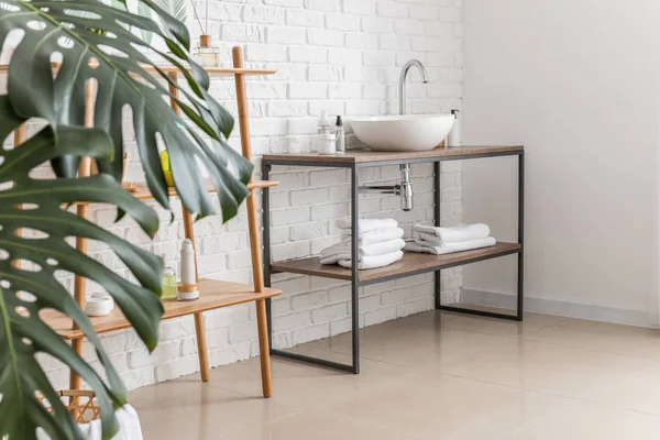 Interior of modern comfortable bathroom — Stock Photo, Image