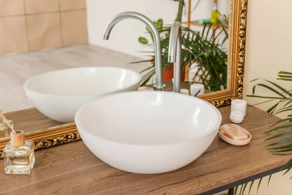 Interior of clean bathroom with sink near mirror — Stock Photo, Image