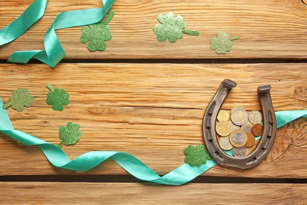 Composition pour la Saint Patrick sur fond de bois — Photo