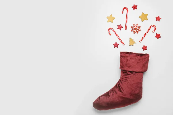 Karácsonyi zokni dekoráció fehér háttér — Stock Fotó