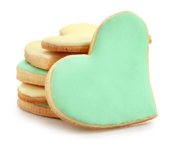 Cookies em forma de coração para o dia dos namorados no fundo branco — Fotografia de Stock