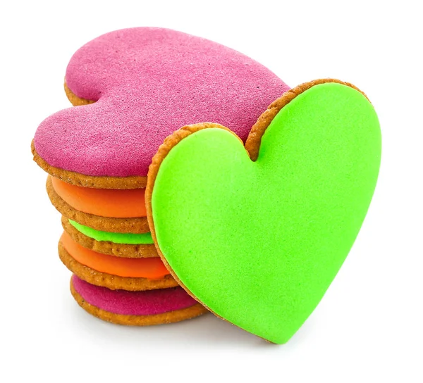 Cookies em forma de coração para o dia dos namorados no fundo branco — Fotografia de Stock