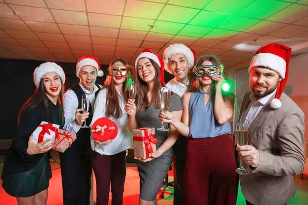 Colleagues at New Year party in office — Stock Photo, Image