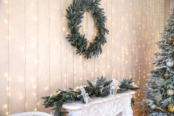 Mooie kerstdecor in de kamer — Stockfoto