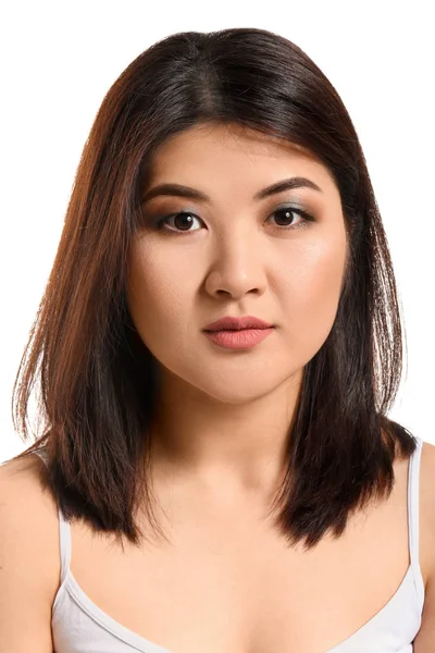 白い背景に若いアジア人女性の肖像画 — ストック写真