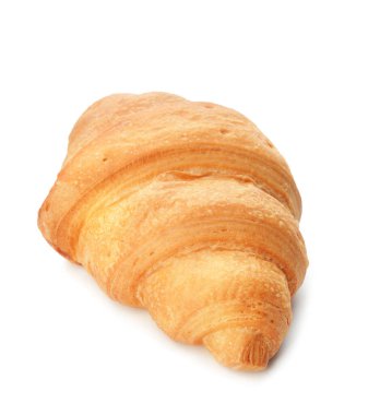 Beyaz zemin üzerine lezzetli kruvasan