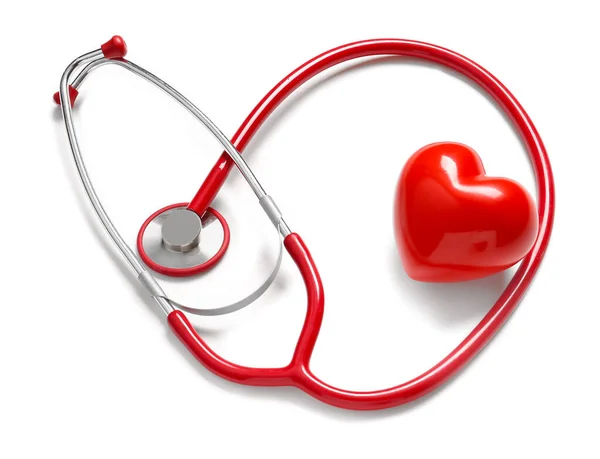 Estetoscopio y corazón rojo sobre fondo blanco. Concepto de cardiología — Foto de Stock