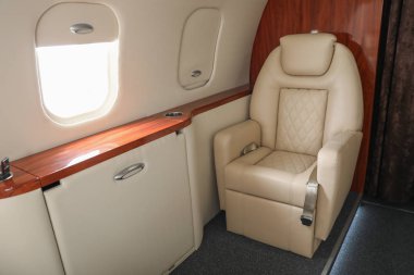 Modern özel uçağın içeriden görünüşü