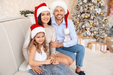 Noel arifesinde evde mutlu bir aile