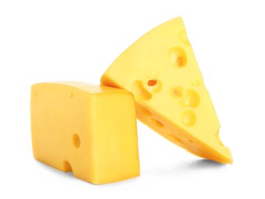 Beyaz arka planda lezzetli peynir