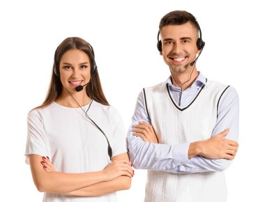 Beyaz arka planda teknik destek ajanları ekibi