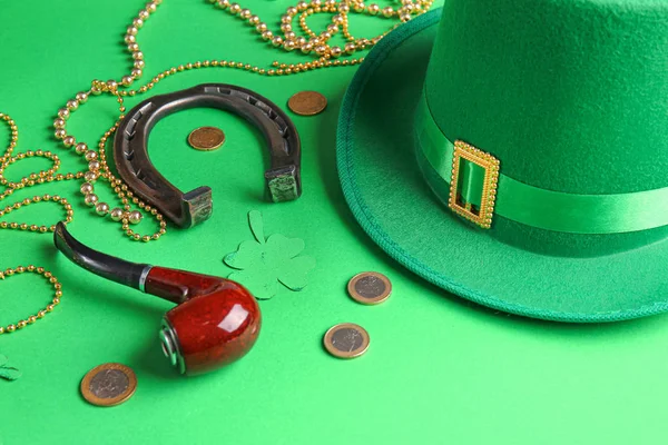 Composition for St. Patrick's Day on color background — Stock Photo, Image