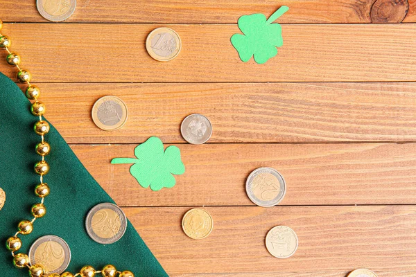Composition for St. Patrick's Day on wooden background — Stock Photo, Image