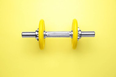 Renk arkaplanına yeni dambıl