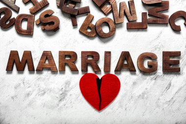 Kelime evliliği ve kırık bir kalp. Boşanma kavramı