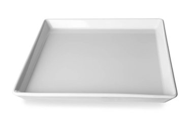 beyaz zemin üzerinde boş seramik tabak