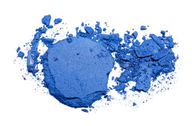 Beyaz arkaplanda ezilmiş göz farı