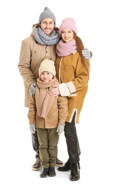 Família feliz em roupas de inverno no fundo branco — Fotografia de Stock