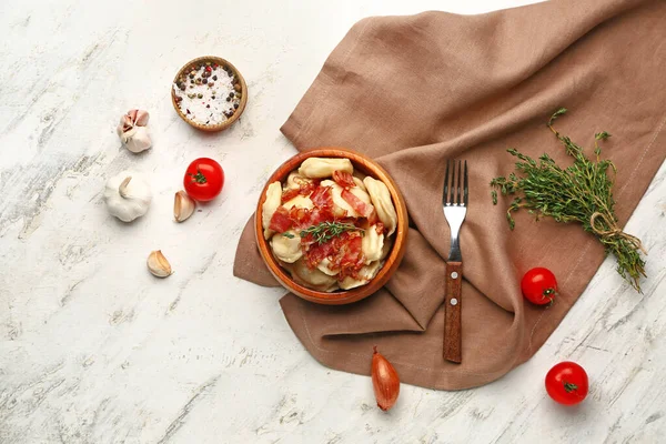 Sammansättning med läckra dumplings på bord — Stockfoto