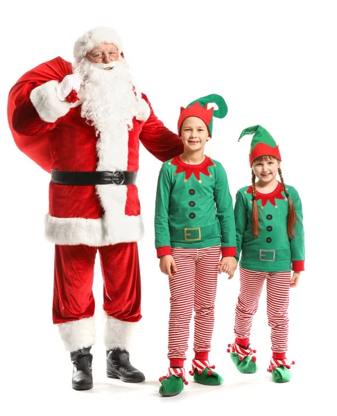 Kerstman en kleine elf kinderen op witte achtergrond — Stockfoto