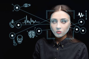 Karanlık arka planda biyometrik doğrulaması olan genç bir kadın. Veri koruması kavramı