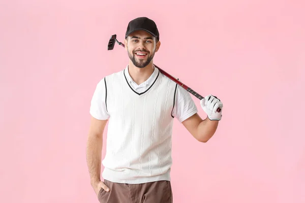 Bonito golfista masculino no fundo de cor — Fotografia de Stock