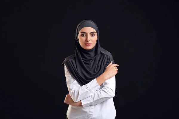 Beautiful Arab woman on dark background — Stock Photo, Image