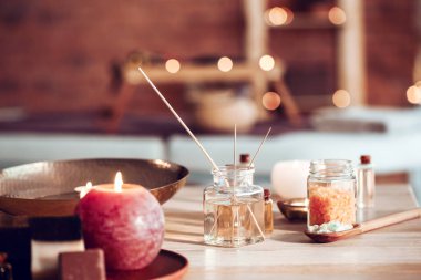 Masadaki kaplıca tedavisi için Reed dağıtıcı