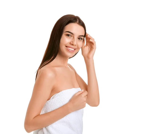 Gyönyörű fiatal nő egészséges bőr fehér háttér — Stock Fotó