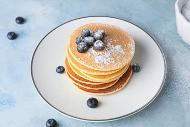 Tabakta lezzetli krepler var.