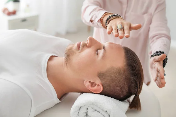 Reiki master working with patient — Stock Photo, Image