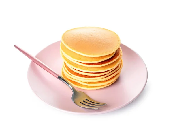 Teller mit einem Stapel leckerer Pfannkuchen auf weißem Hintergrund — Stockfoto