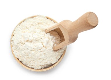 Unlu kase ve beyaz arka planda kepçe