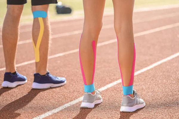 Stadyumda fizyobantlı sporcular