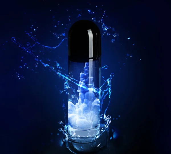 Bottle of perfume with splash on dark color background — Stock Photo, Image