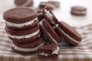 Masada lezzetli çikolatalı kurabiyeler