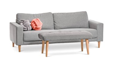 Modern kanepe ve beyaz arka planda bank