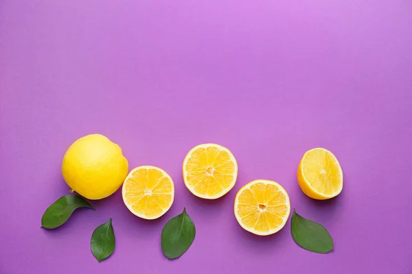 背景色に熟したレモン — ストック写真