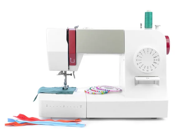 Máquina de coser moderna sobre fondo blanco —  Fotos de Stock