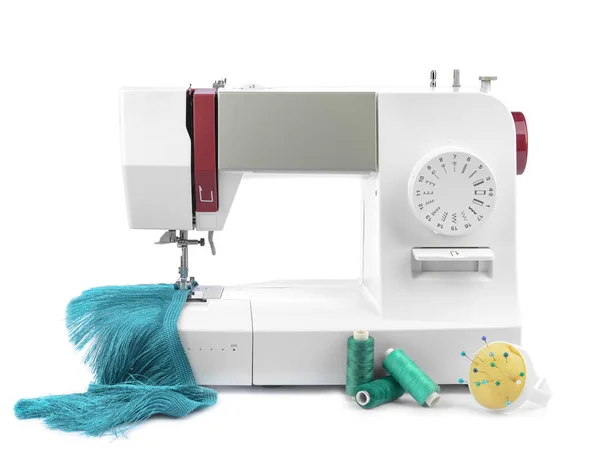 Máquina de coser moderna sobre fondo blanco —  Fotos de Stock