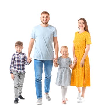 Beyaz arka planda mutlu aile portresi