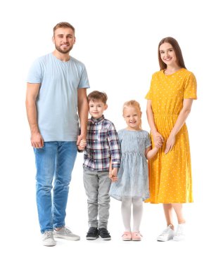 Beyaz arka planda mutlu aile portresi