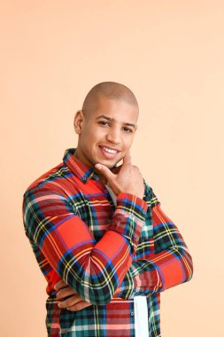 Renkli Afro-Amerikan erkek