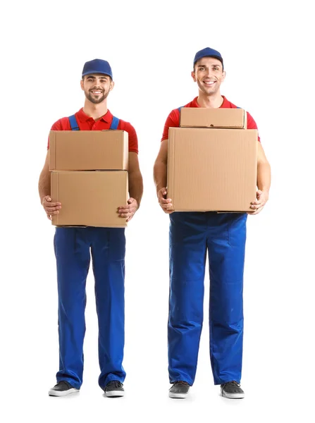 Leverans män med lådor på vit bakgrund — Stockfoto