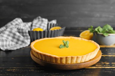 Lezzetli ev yapımı limonlu turta.